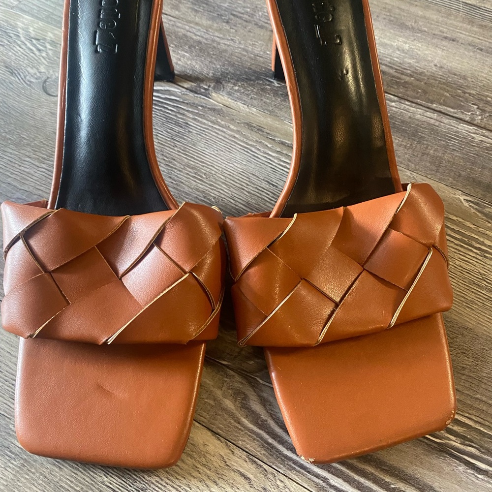 Plaited tan heels 
Size 10 / lightwear